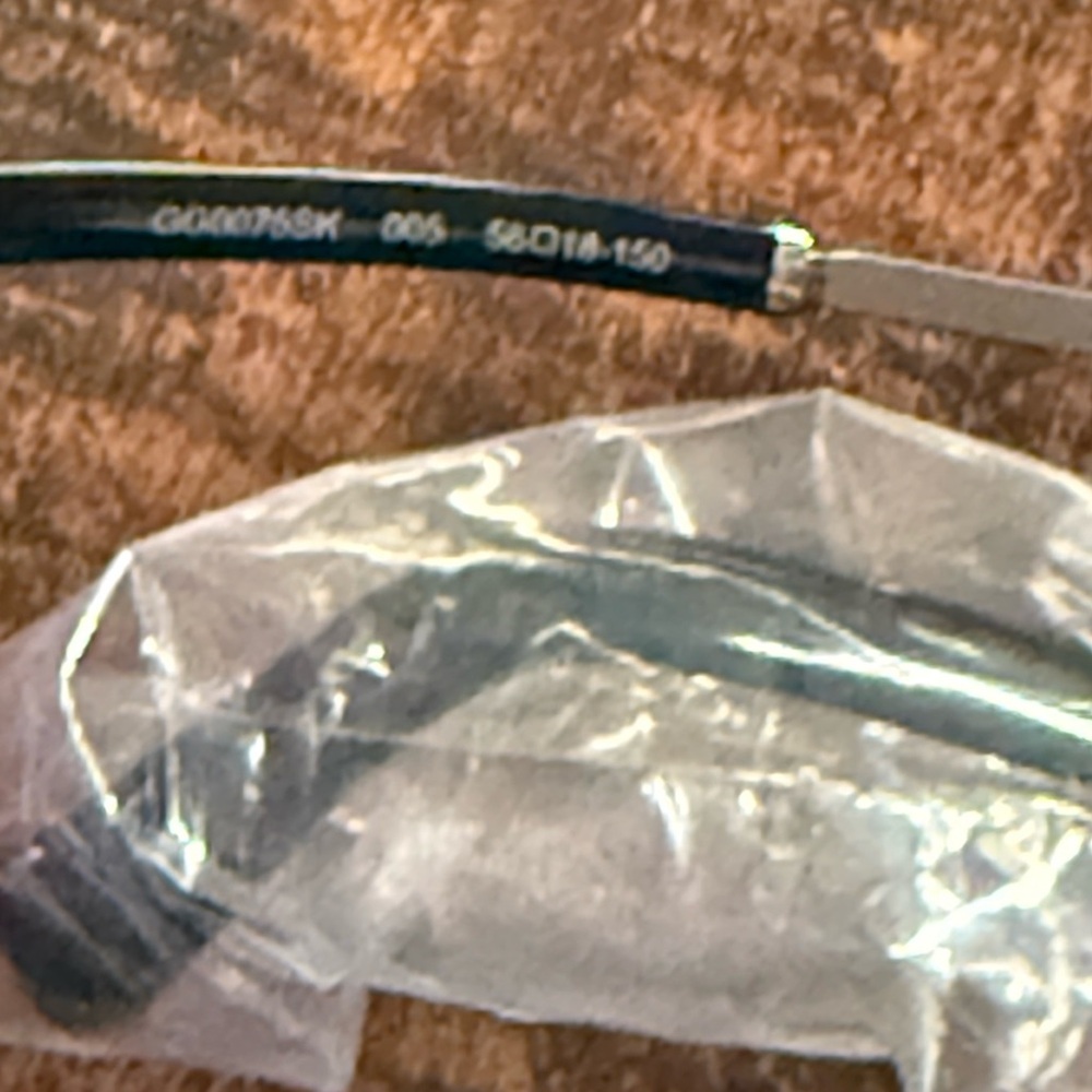 Gucci Silver and Black Sunglasses - Picture 4 of 6